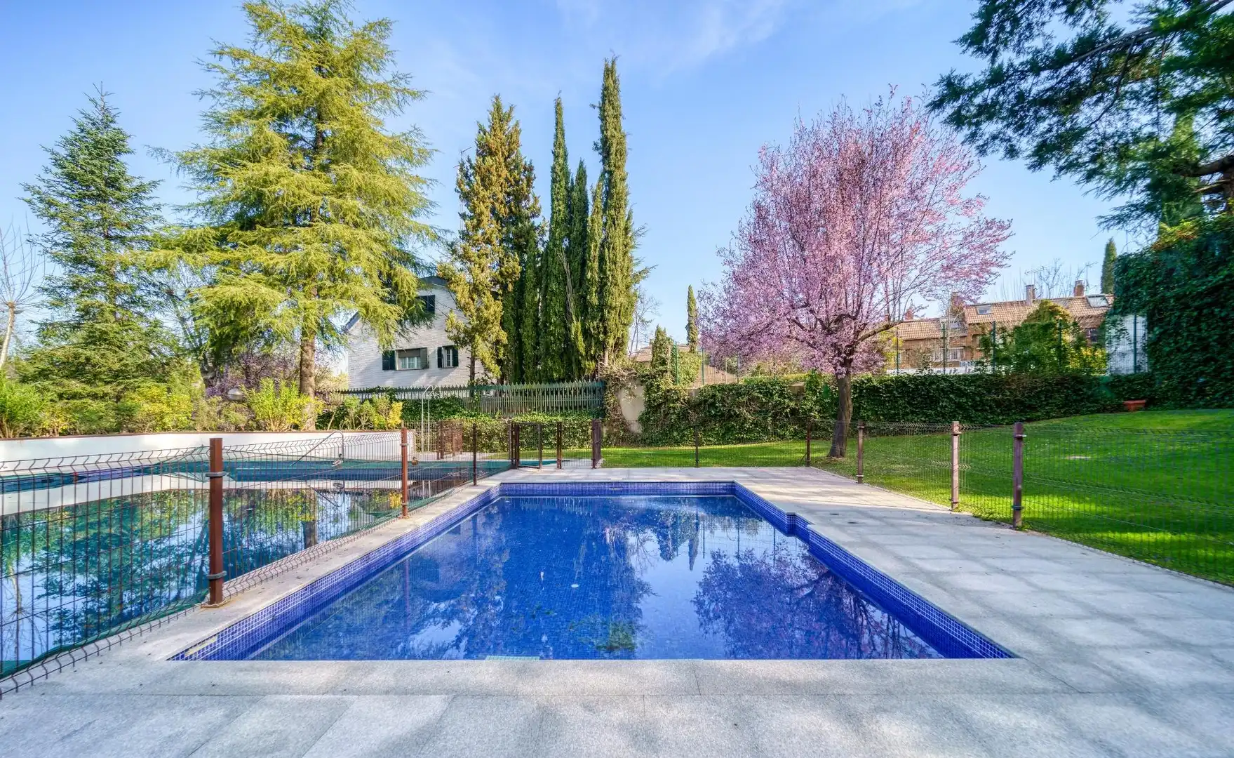 Piscina de Pis de lloguer en Madrid amb Calefacció