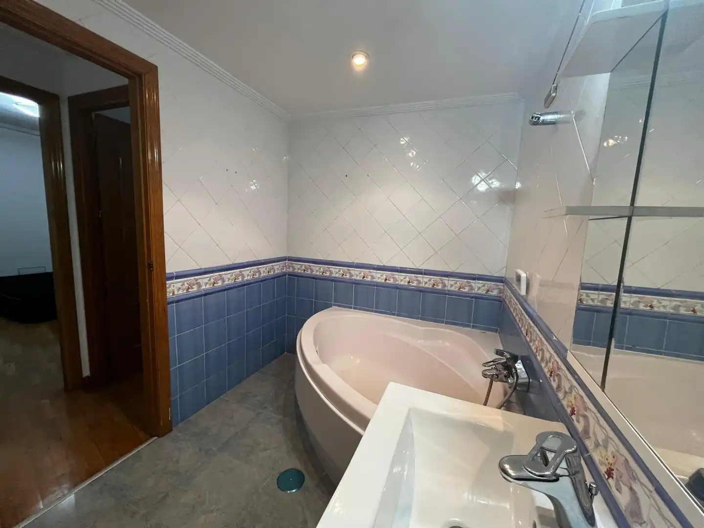 Baño de Piso en venta en Alcantarilla con Aire acondicionado, Parquet y Trastero