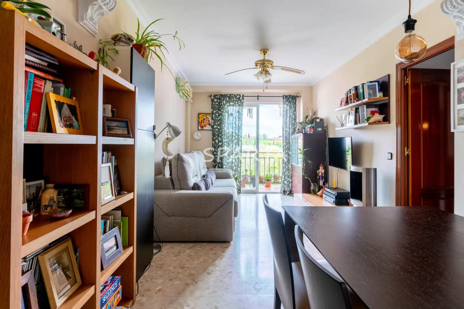 Sala de estar de Piso en venta en Castilleja de la Cuesta con Aire acondicionado, Horno y Microondas