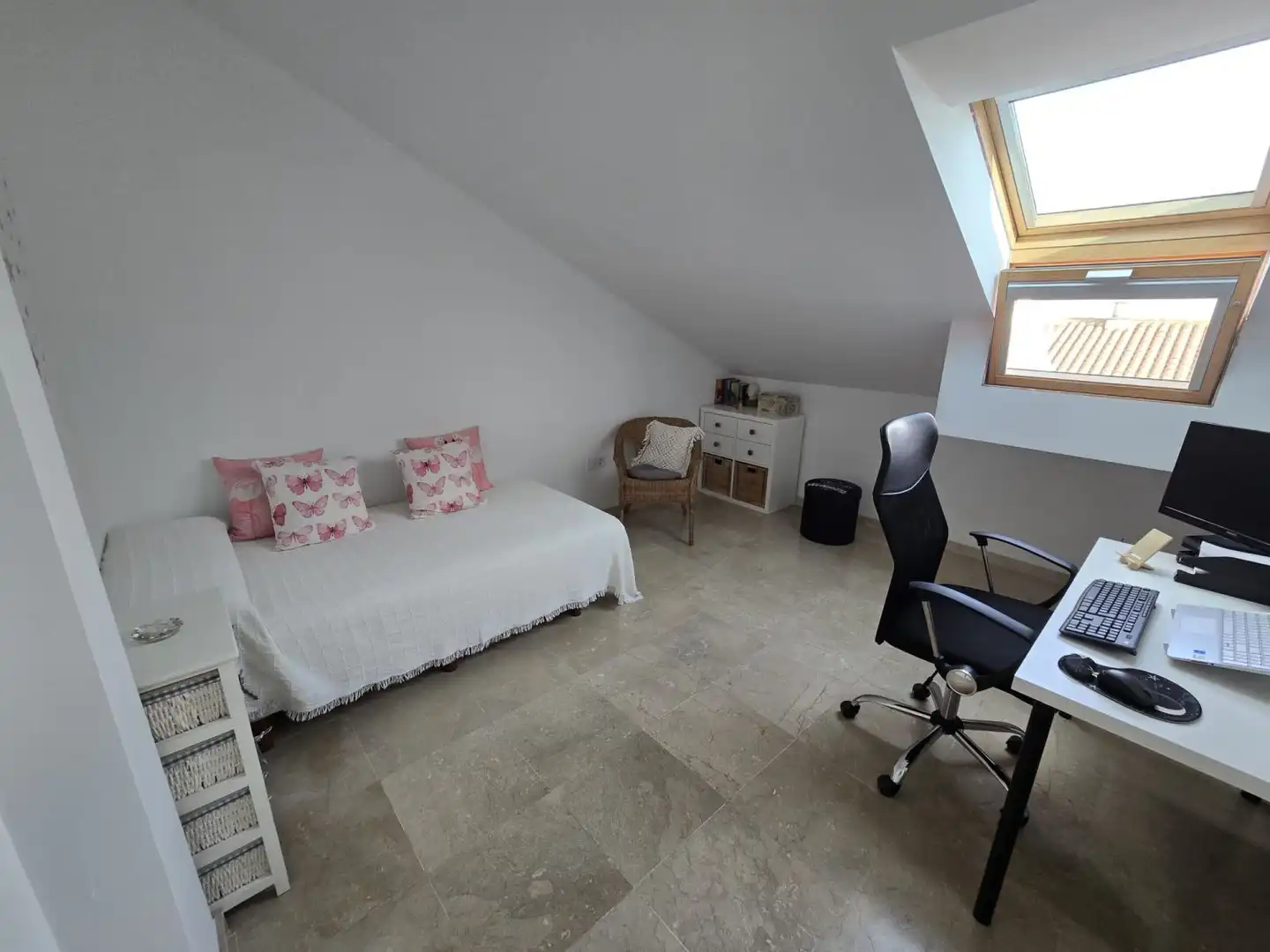 Bedroom of Attic for sale in Alcalá de Guadaira  with Air Conditioner, Terrace and Storage room