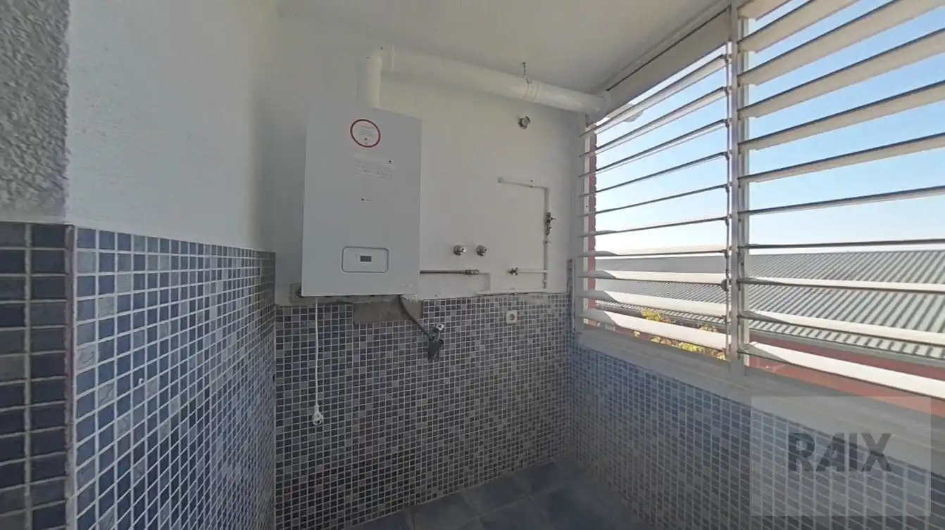 Baño de Piso en venta en Sabadell con Calefacción y Terraza