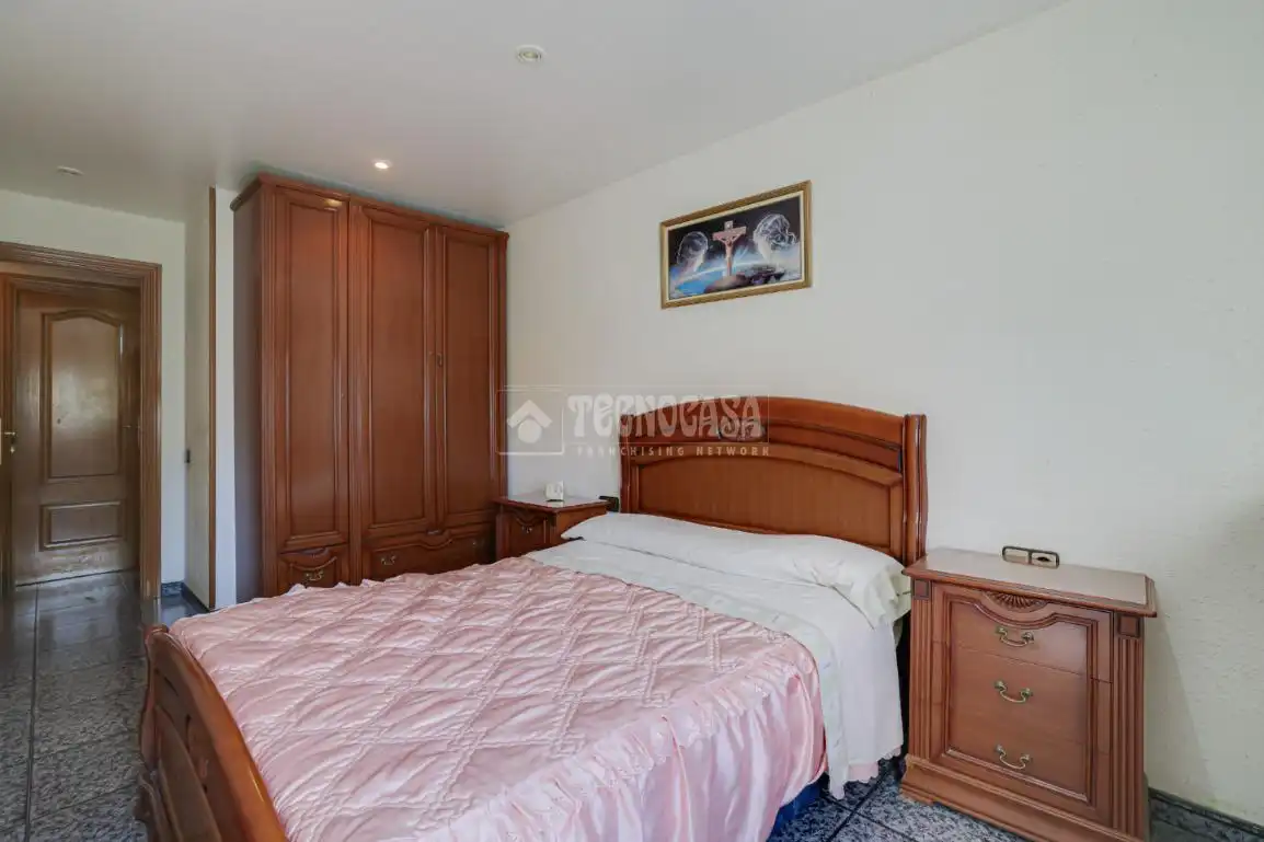 Schlafzimmer von Wohnung zum Verkauf in Terrassa mit Klimaanlage
