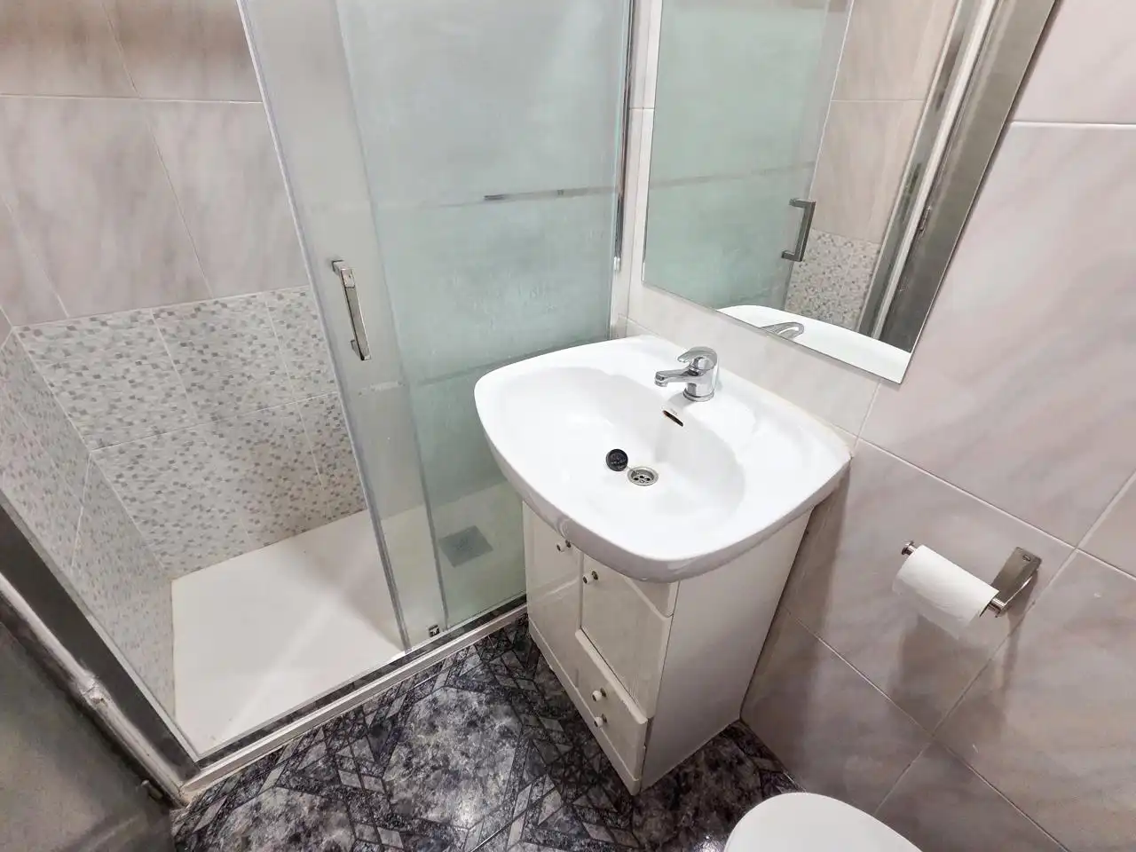 Bathroom of Flat for rent in Elche / Elx  with Furnished and Balcony