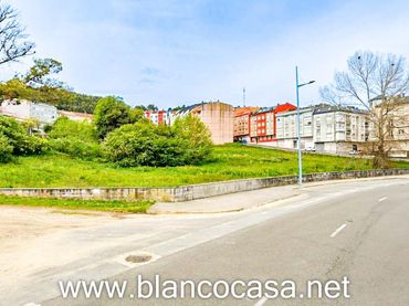 Terrenys i solars en venda a Laxe