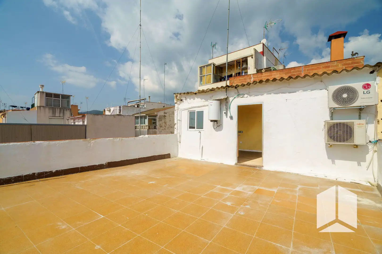 Vista exterior de Casa adosada en venta en Castelldefels con Terraza