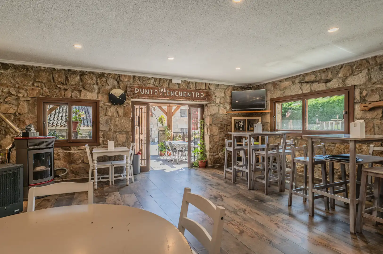 Local en venta en Santa María de la Alameda con Calefacción, Amueblado y Alarma