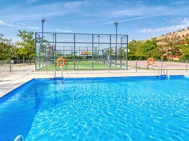 Flat with pool for sale in Ronda de Gloria Fuertes 2