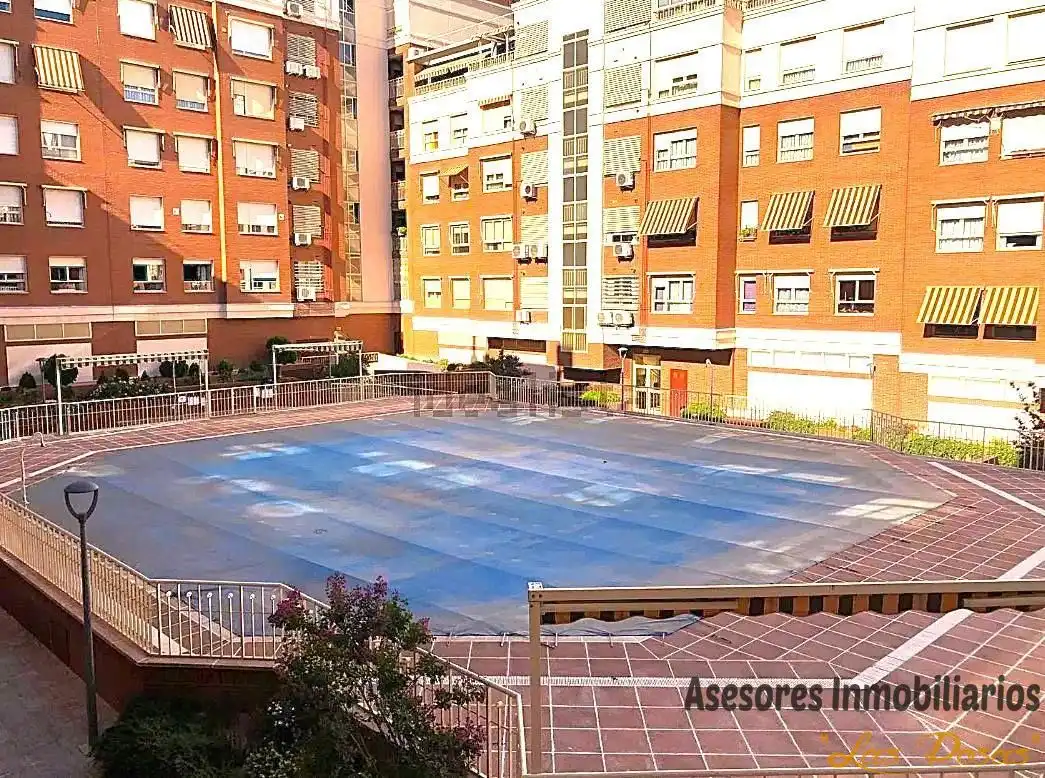 Außenansicht von Wohnung zum Verkauf in Madrid mit Klimaanlage, Heizung und Parkett