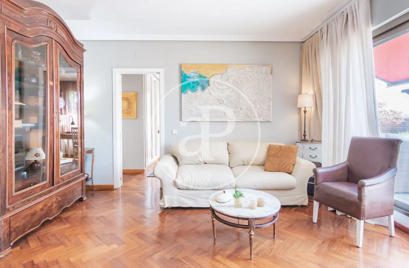 Sala d'estar de Àtic de lloguer en Madrid amb Aire condicionat, Calefacció i Jardí privat