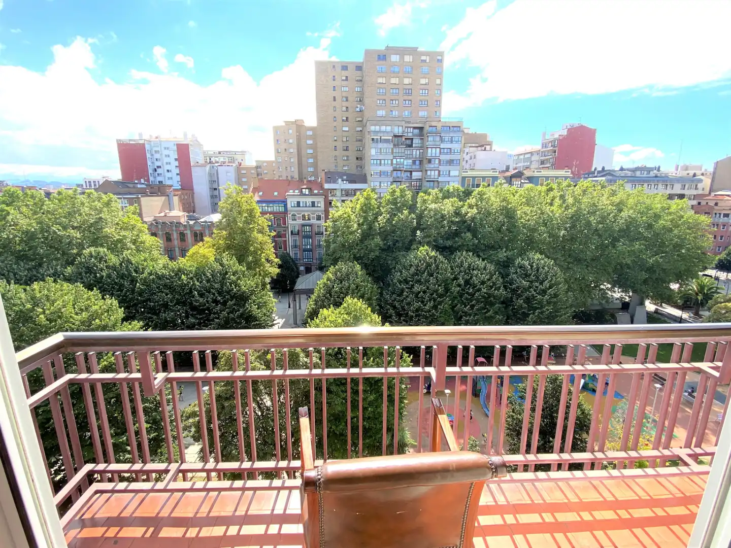 Flat with lift to rent in Calle Dindurra 1
