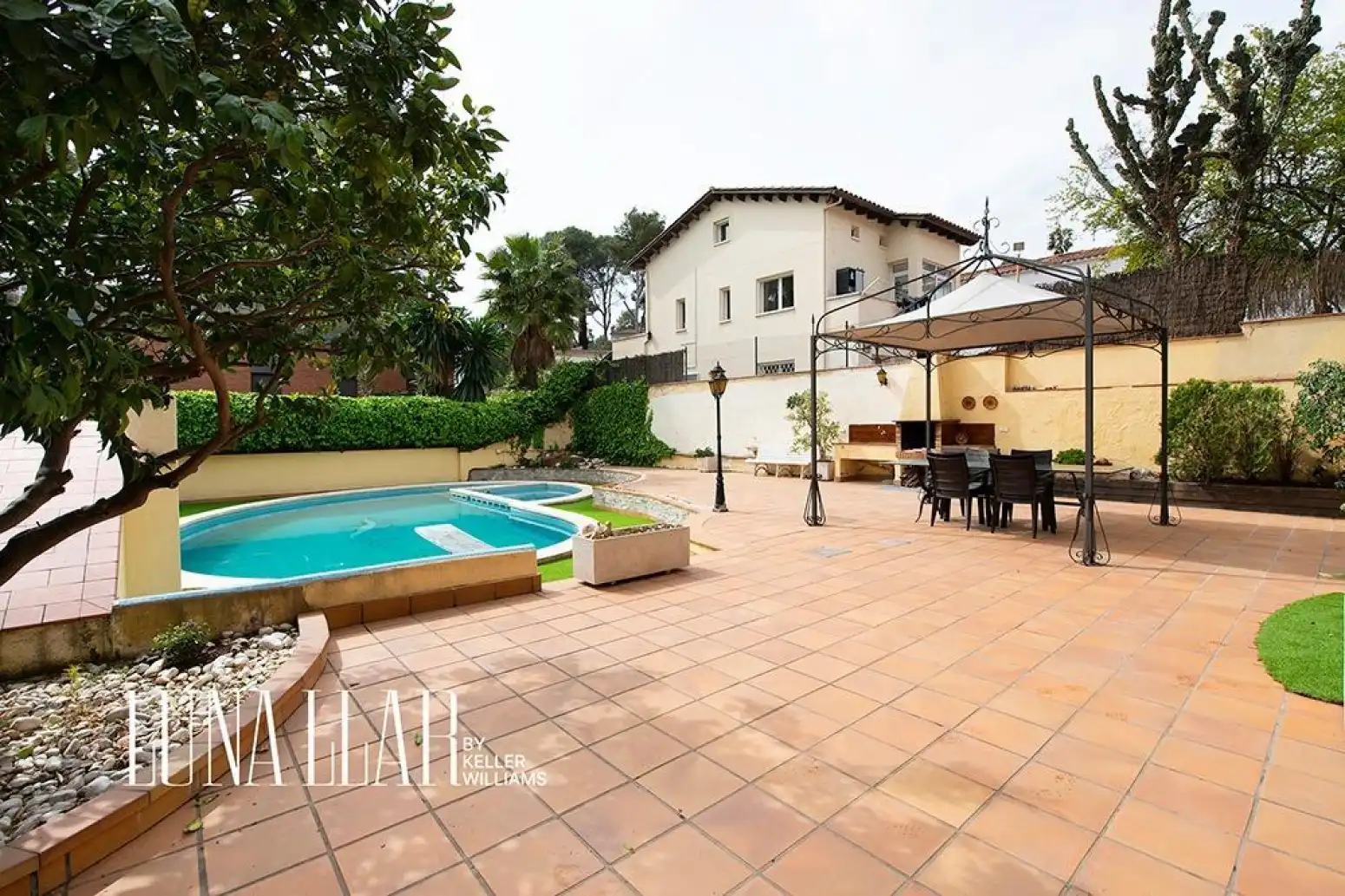 Garden of Houses for sale in Castelldefels  with Air Conditioner, Heating and Terrace