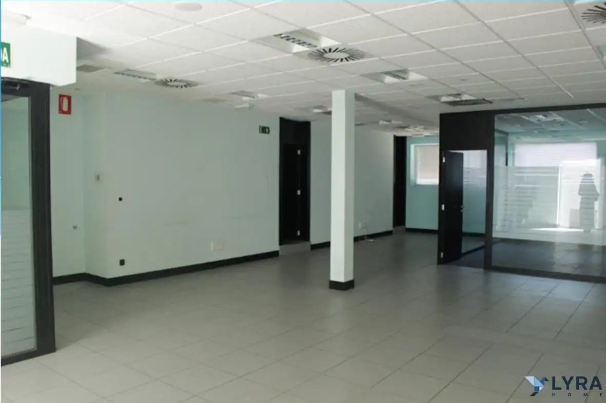 Local comercial en venda a Avenida de Europa 2, imagen 7