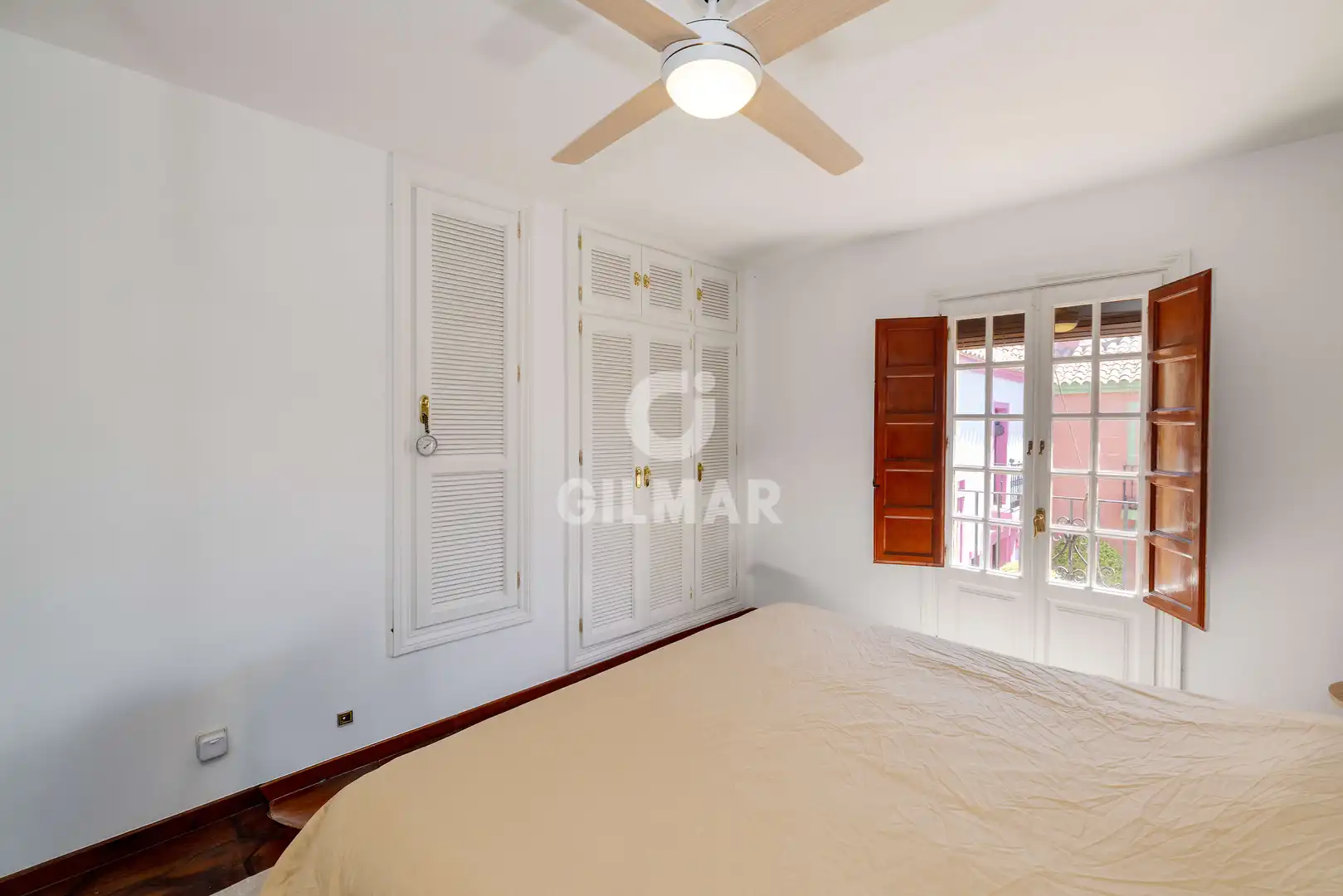 Habitación de Casa adosada en venta en Marbella con Calefacción, Piscina y Amueblado