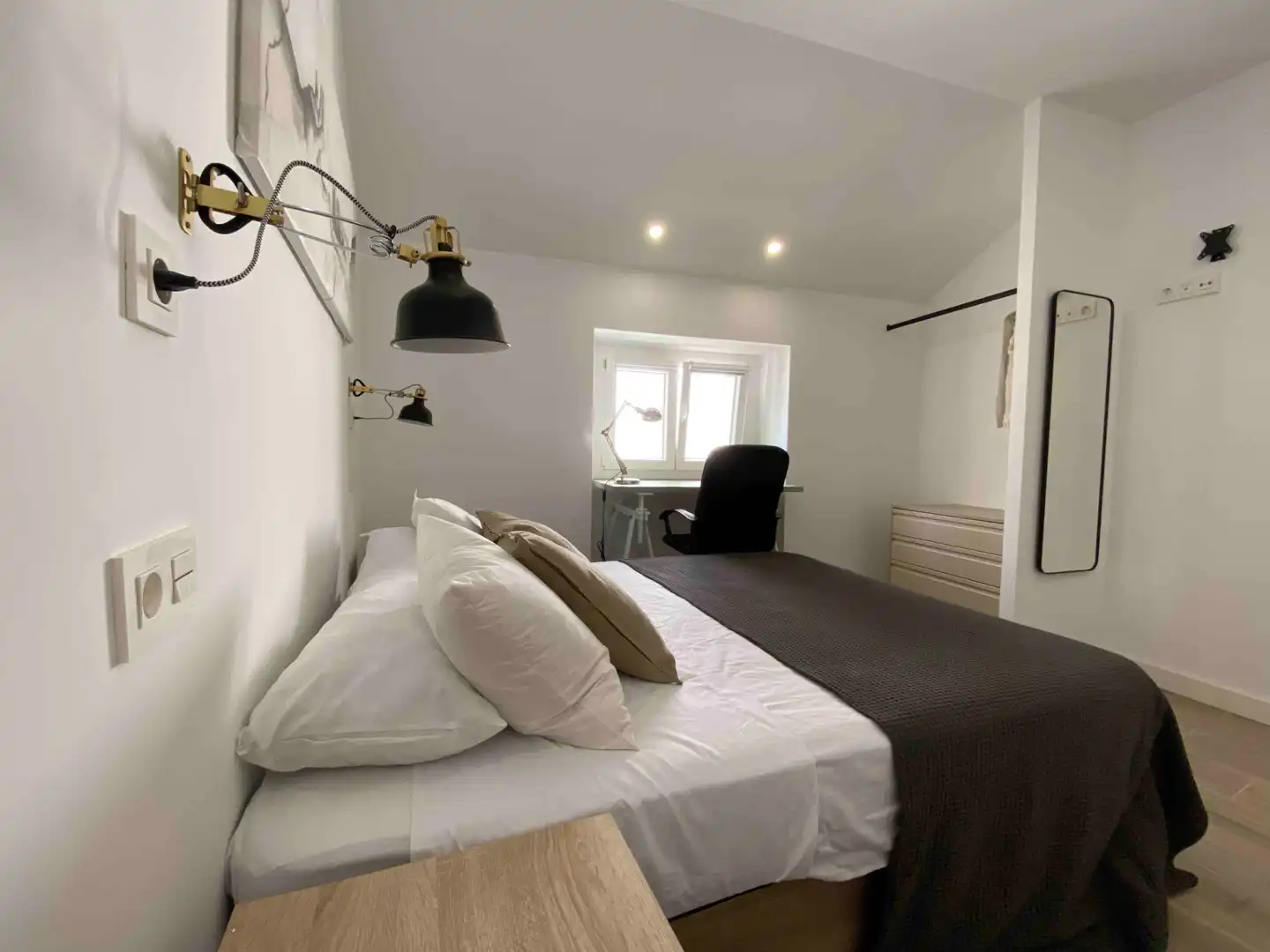 Bedroom of Flat for share in Madrid  with Air Conditioner, Furnished and Oven