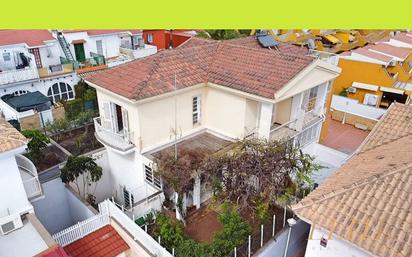 Vista exterior de Casa o xalet en venda en San Bartolomé de Tirajana amb Terrassa