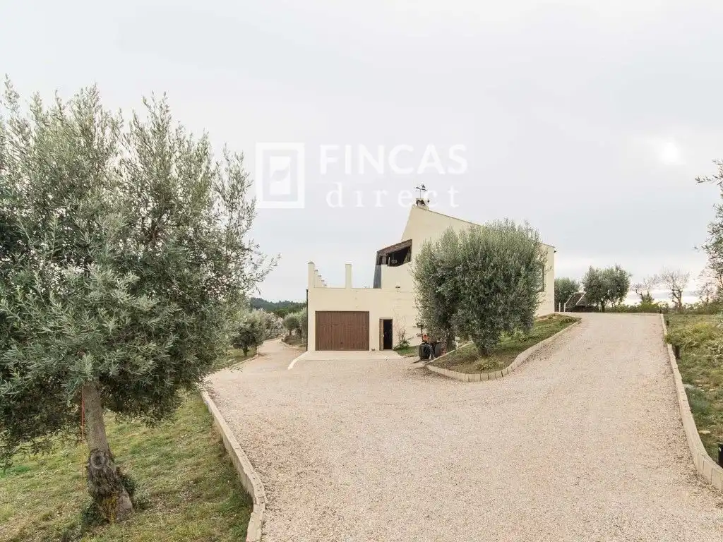 Finca rústica en venda a V6P8+CX, Cretas