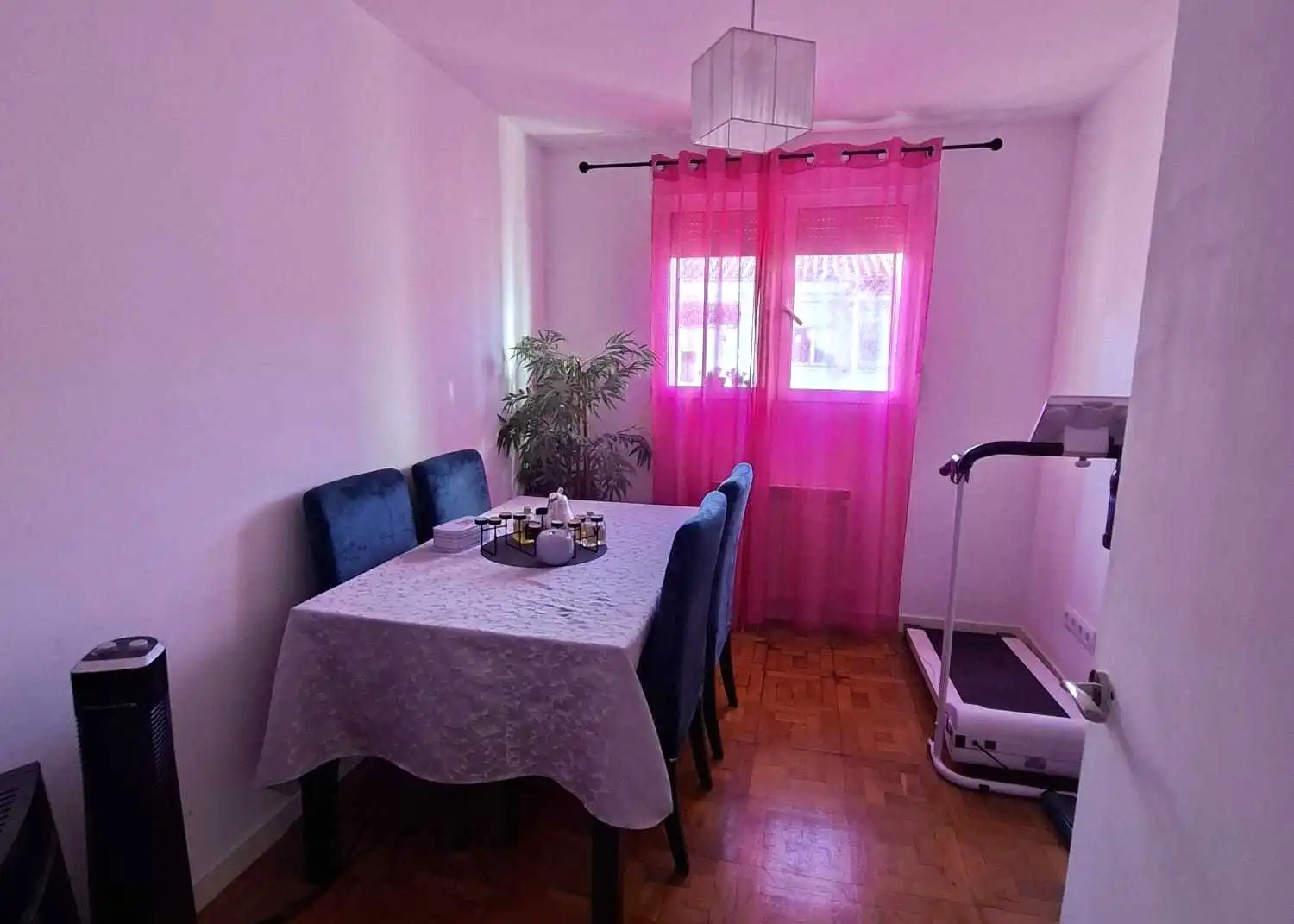 Dining room of Flat for sale in  Pamplona / Iruña  with Heating, Parquet flooring and Oven