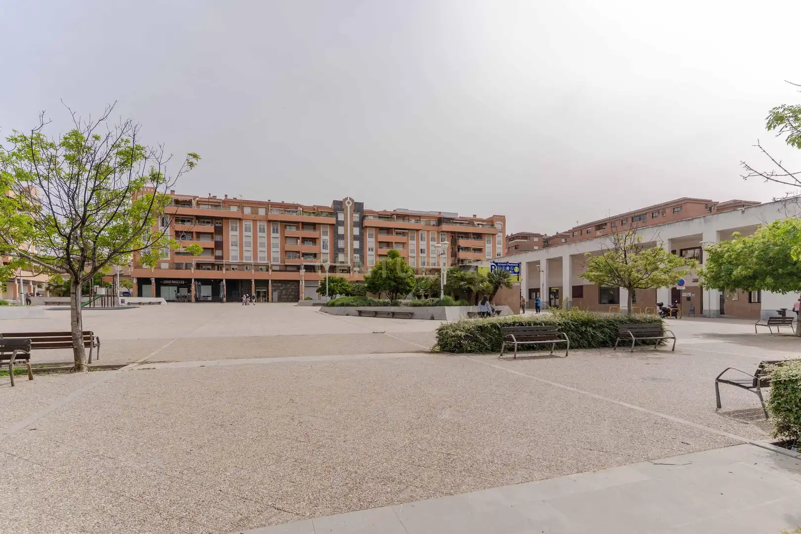 Vista exterior de Apartament en venda en Granada amb Balcó