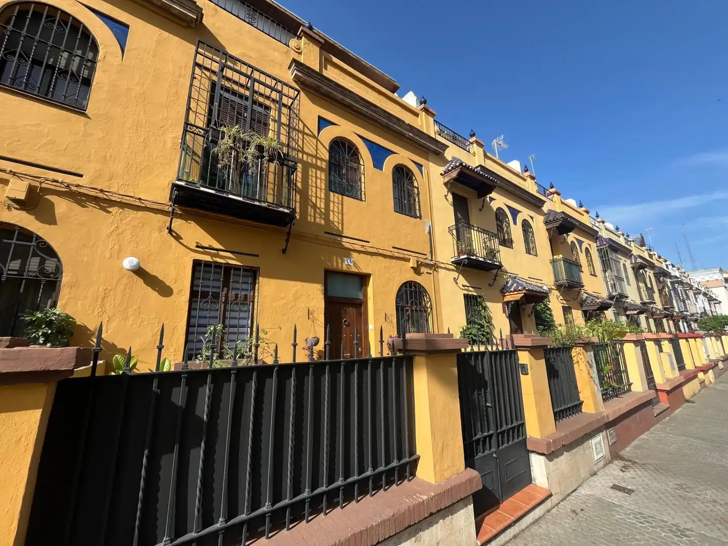 Außenansicht von Haus oder Chalet zur Miete in Sevilla