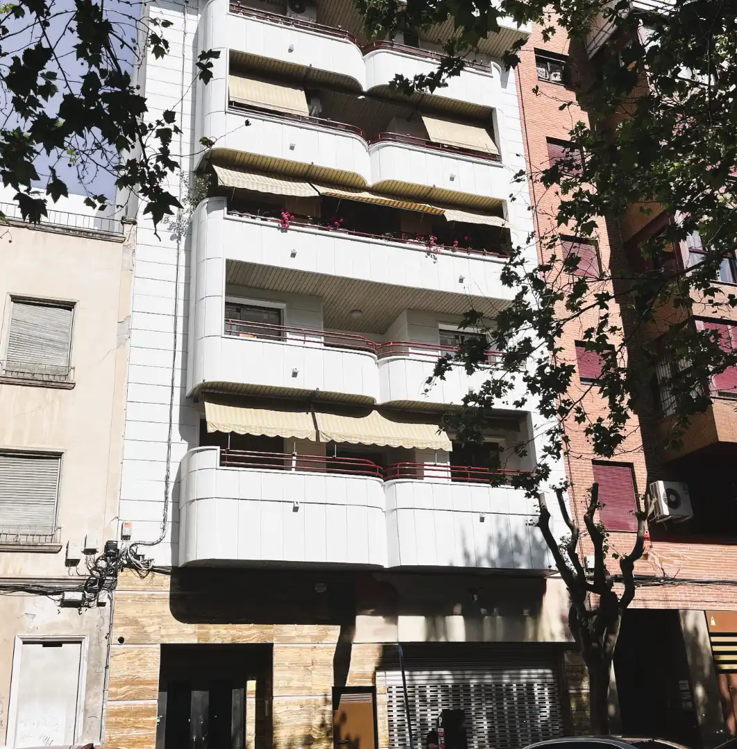 Pis amb terrassa en venda a Avenida Teodomiro