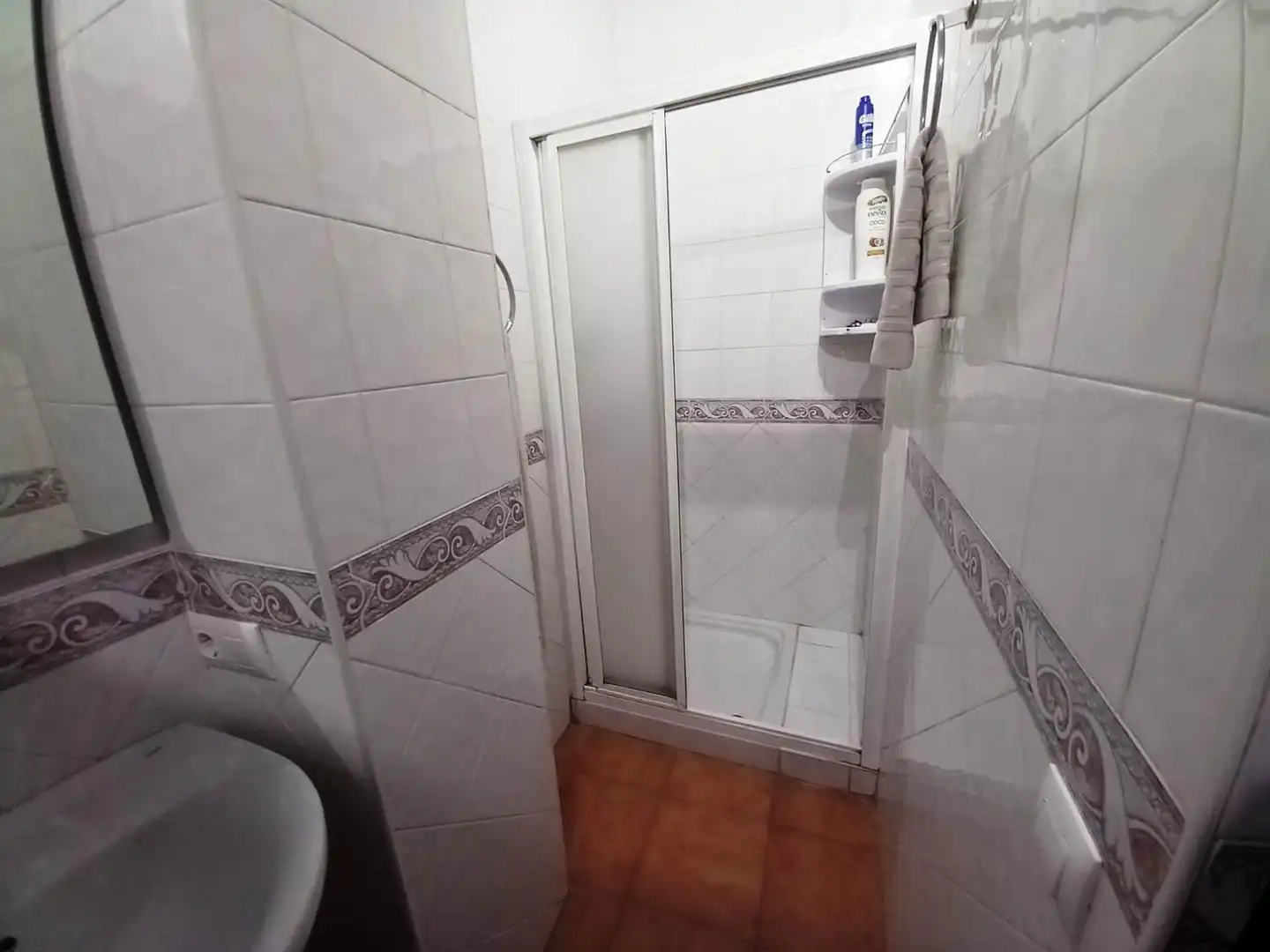 Bathroom of Houses for sale in El Pedroso  with Air Conditioner, Terrace and Storage room