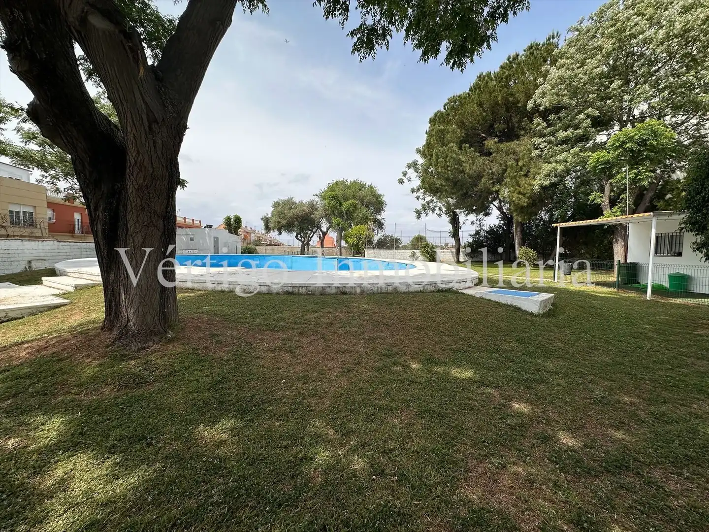 Flat for sale in Urbanizacion Parque Giralda, 1, La Hacienda - Nueva Andalucía
