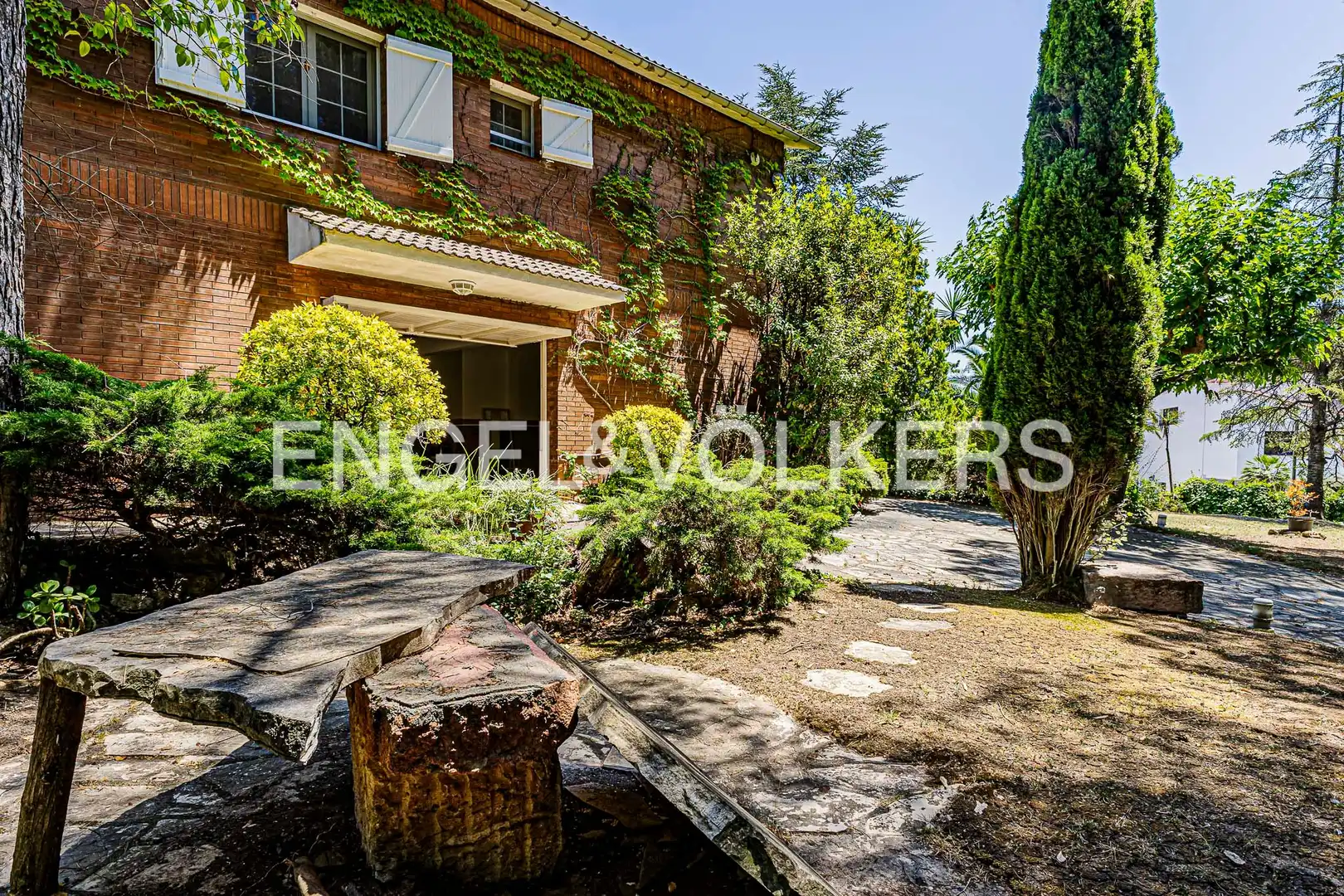 Casa con jardín en venta en Begues, imagen 4