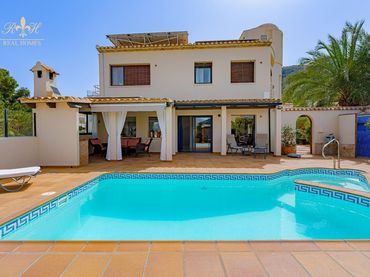 Reihenhaus mit Pool zum Verkauf in CANTERA