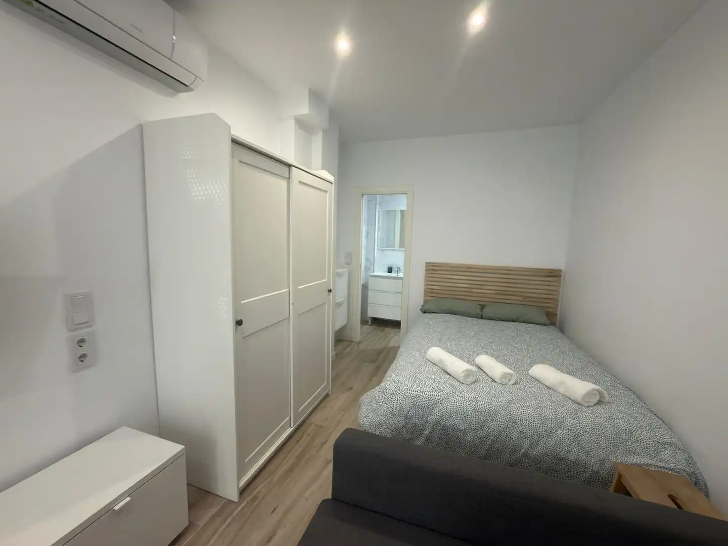 Dormitori de Dúplex en venda en Málaga amb Aire condicionat i Moblat