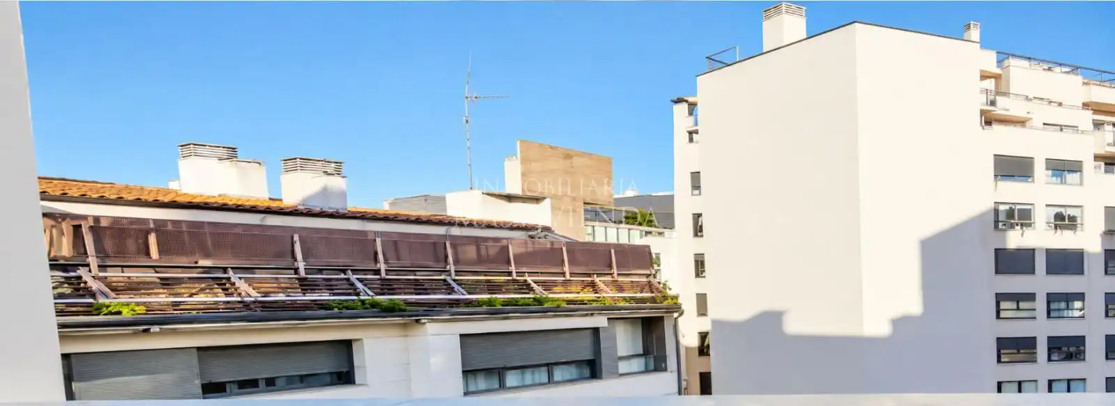 Terrassa de Pis en venda en Vigo  amb Traster