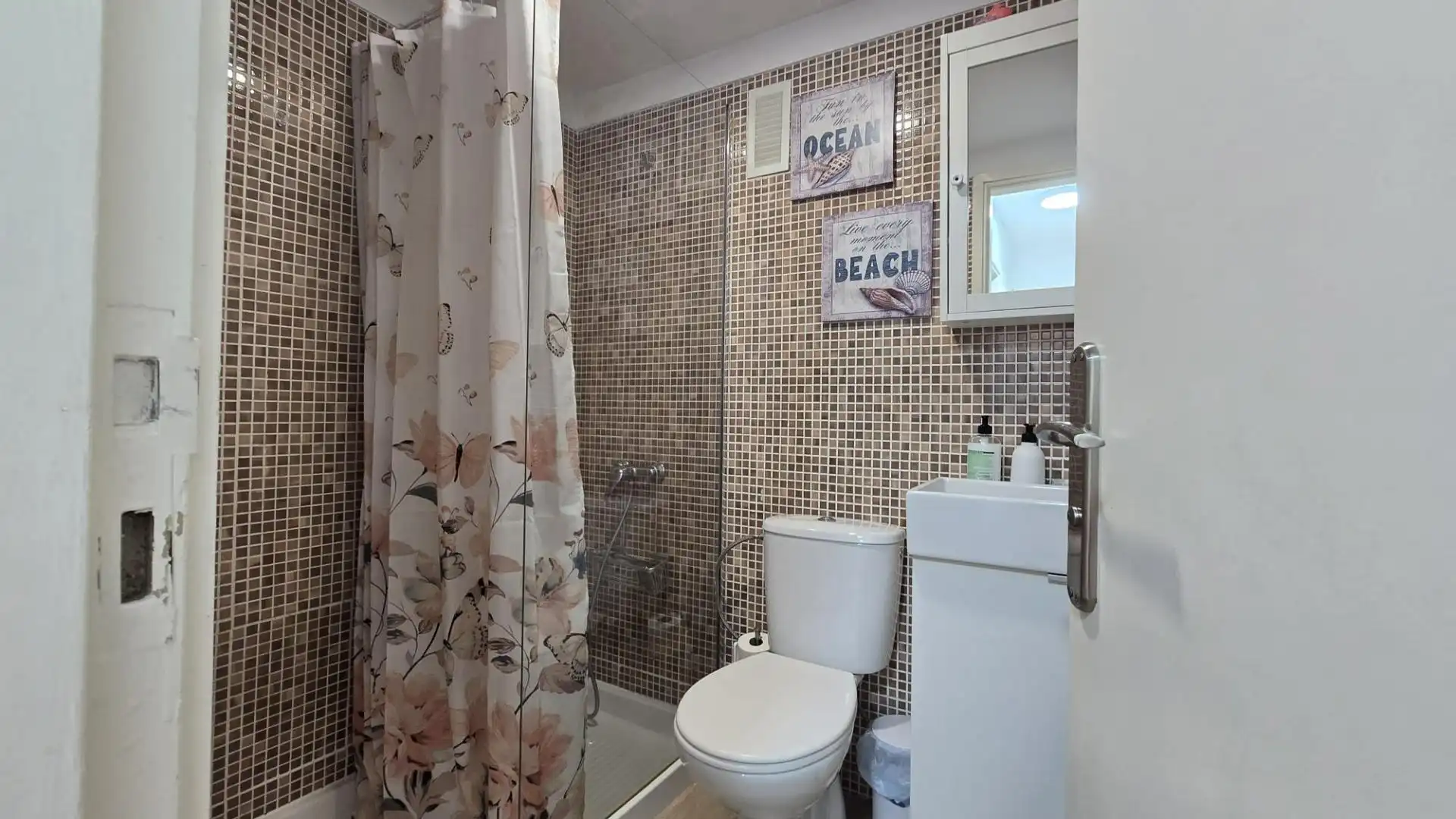 Bathroom of Flat for rent in Santa Cruz de Tenerife  with Terrace, Furnished and Community pool