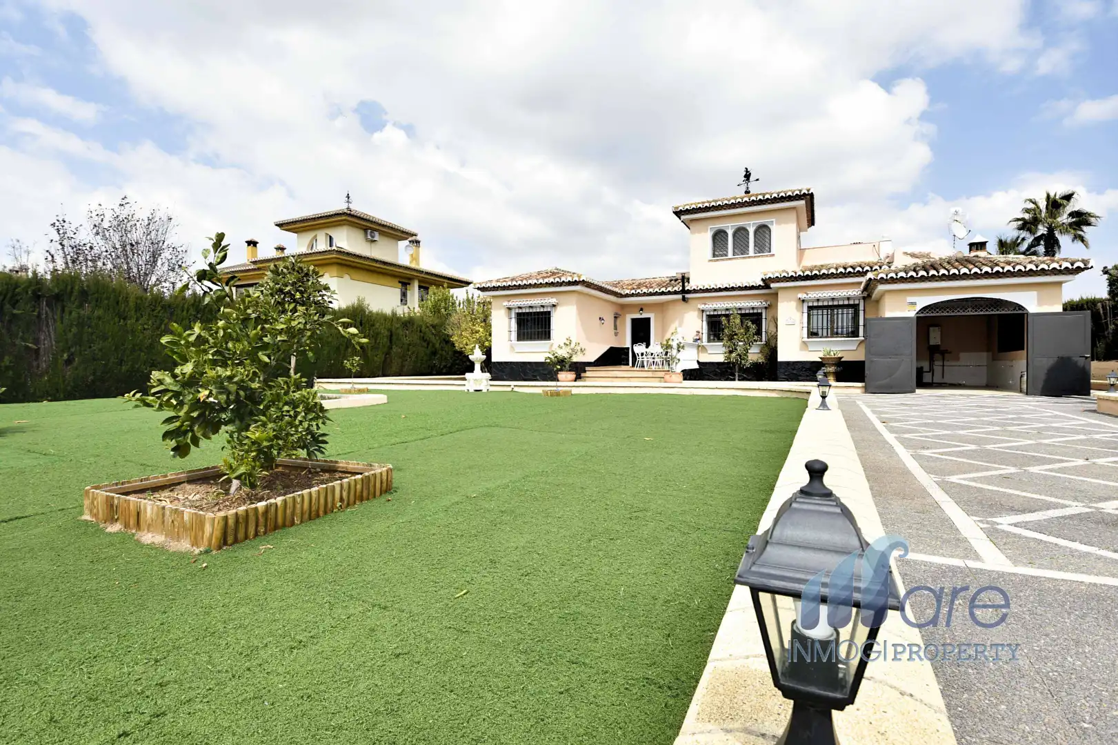 Vista exterior de Casa o chalet en venta en Atarfe con Aire acondicionado, Jardín privado y Piscina