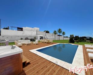 Piscina de Casa o xalet en venda en Rincón de la Victoria amb Aire condicionat, Calefacció i Terrassa