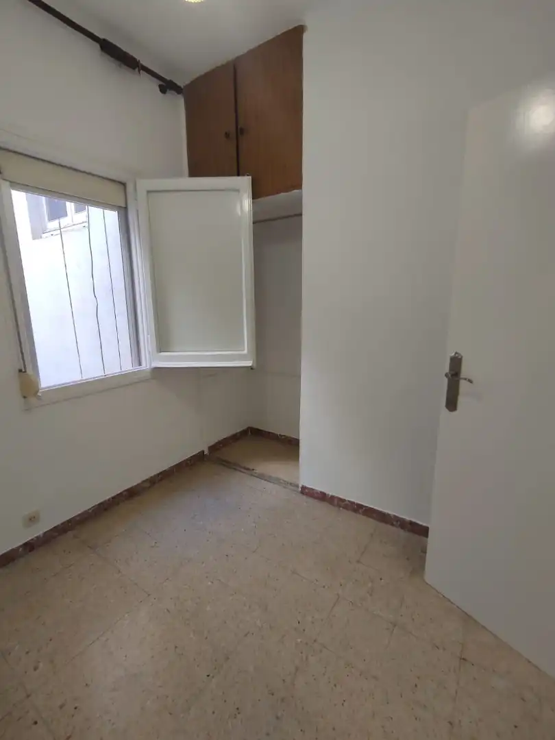 Habitación de Piso en venta en L'Hospitalet de Llobregat con Balcón