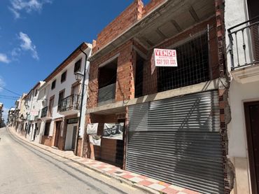 Casa con balcón en venta en Mancha Real