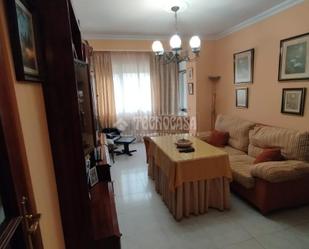 Living room of Flat for sale in  Sevilla Capital  with Air Conditioner, Heating and Terrace