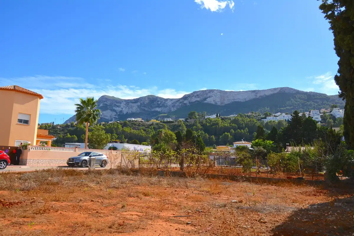 Terreno residencial en venta en Carrer Alcipe 15