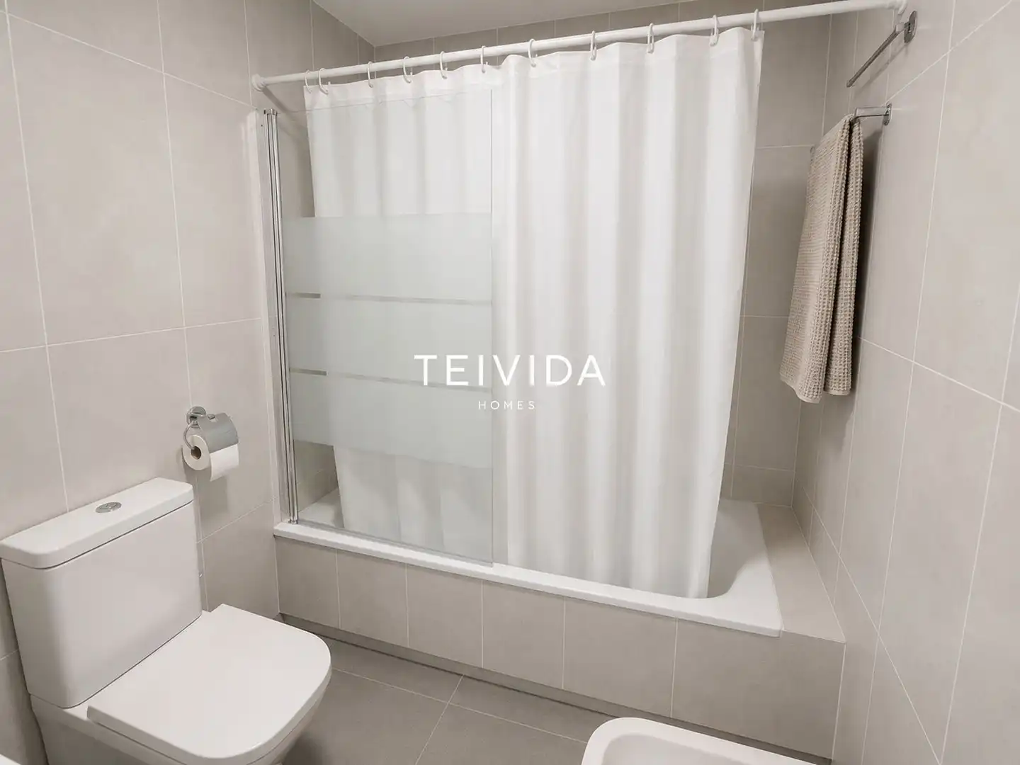 Baño de Piso en venta en Granadilla de Abona con Terraza, Trastero y Piscina