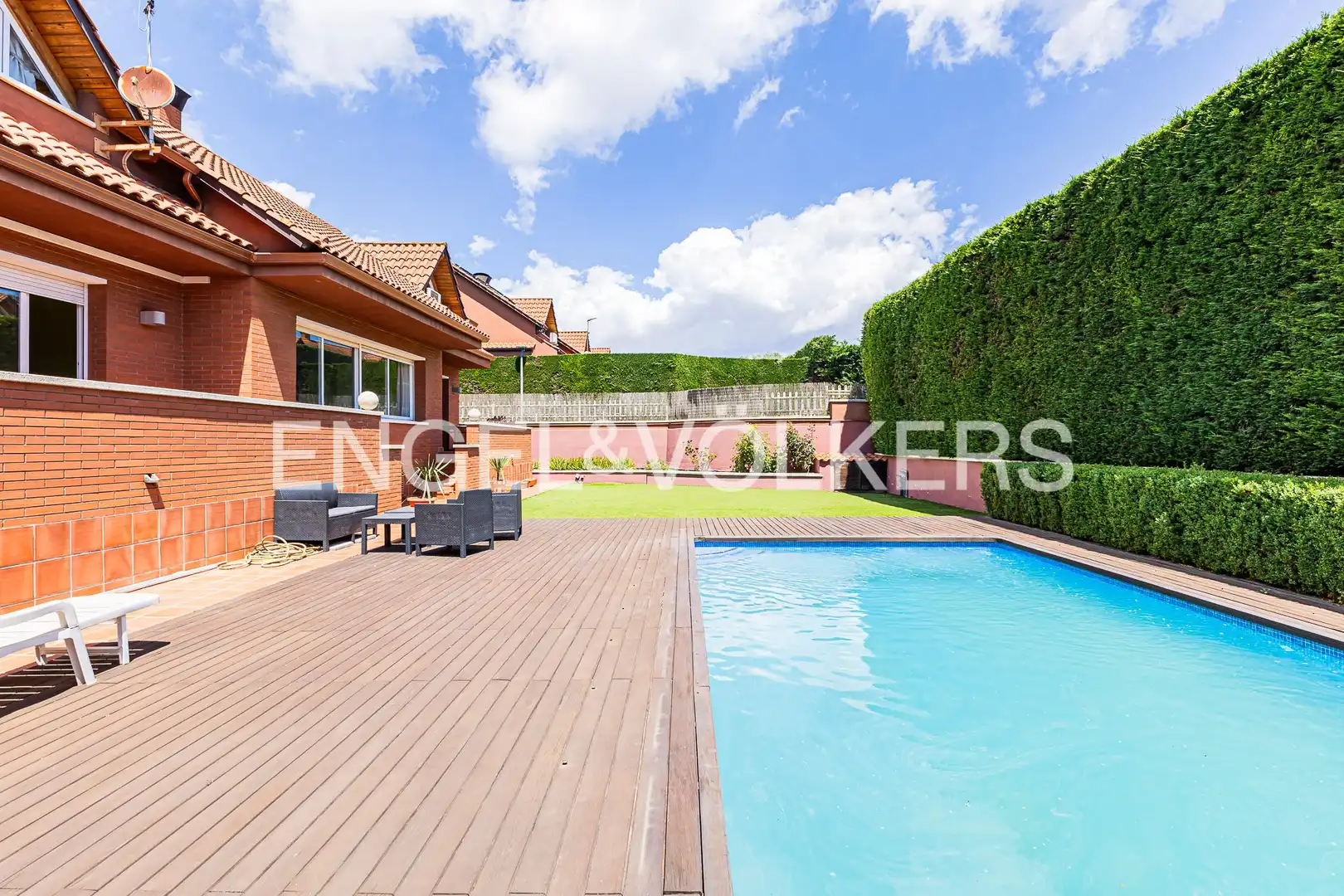 Piscina de Casa o xalet en venda en Sant Cugat del Vallès amb Aire condicionat, Calefacció i Jardí privat