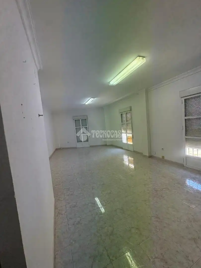 Office for rent in Trigueros