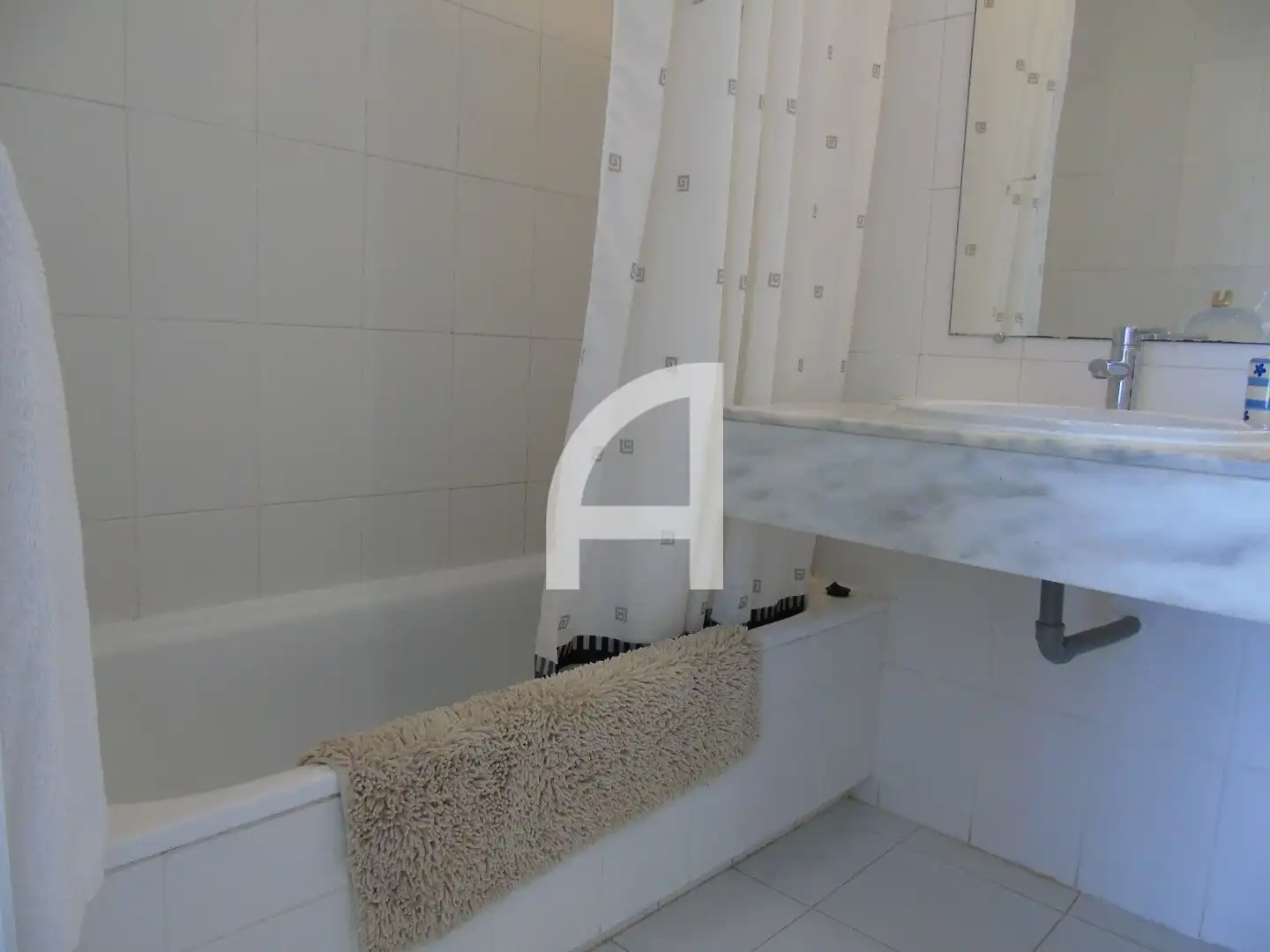 Baño de Dúplex de alquiler en Mijas con Aire acondicionado, Calefacción y Terraza