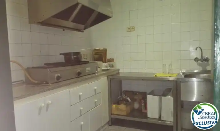 Küche von Büro zum Verkauf in Figueres