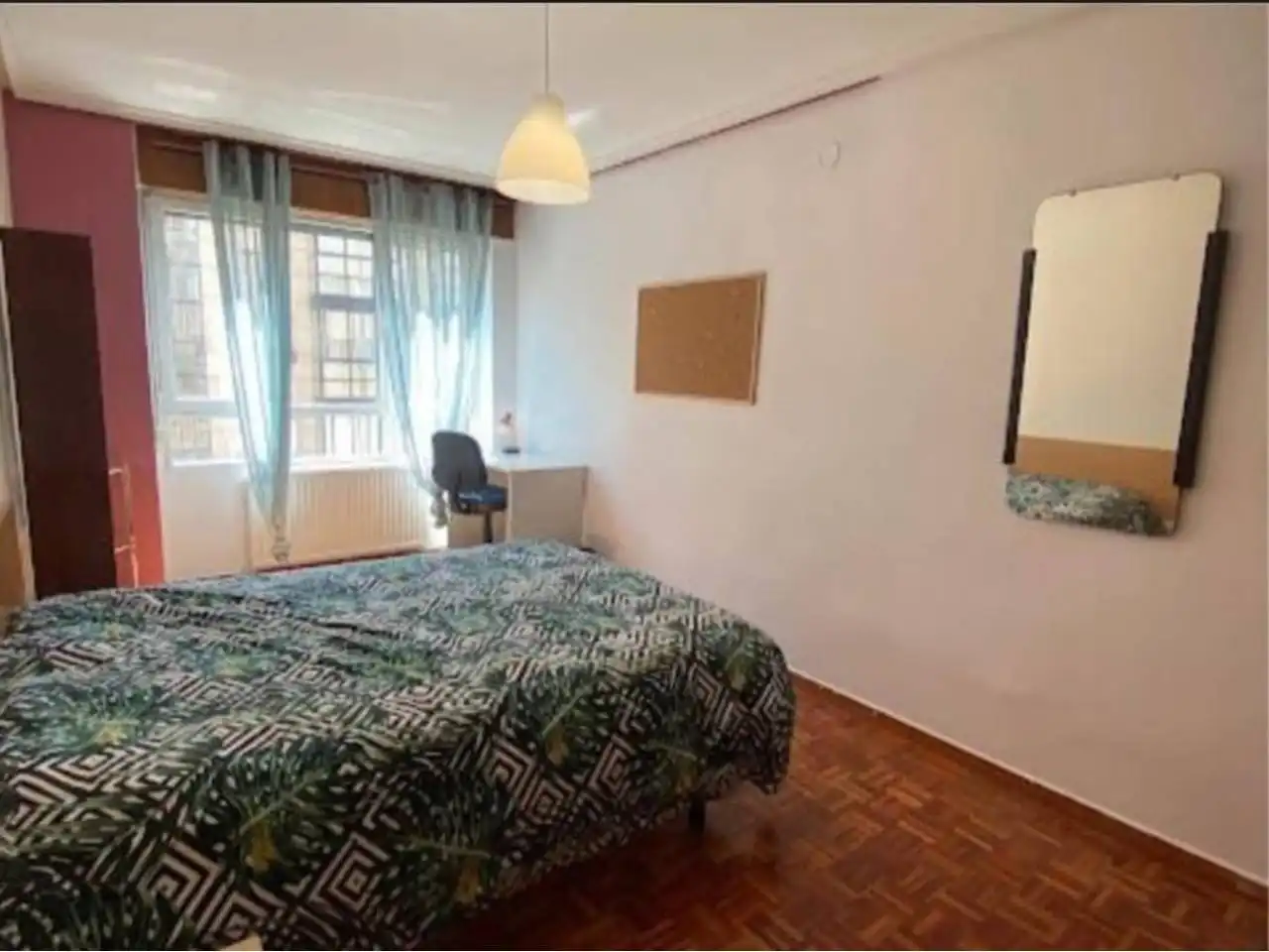 Bedroom of Flat for rent in Burgos  with Heating, Parquet flooring and Terrace