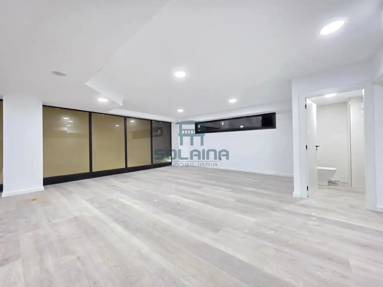 Local comercial de lloguer a Couto, imagen 11