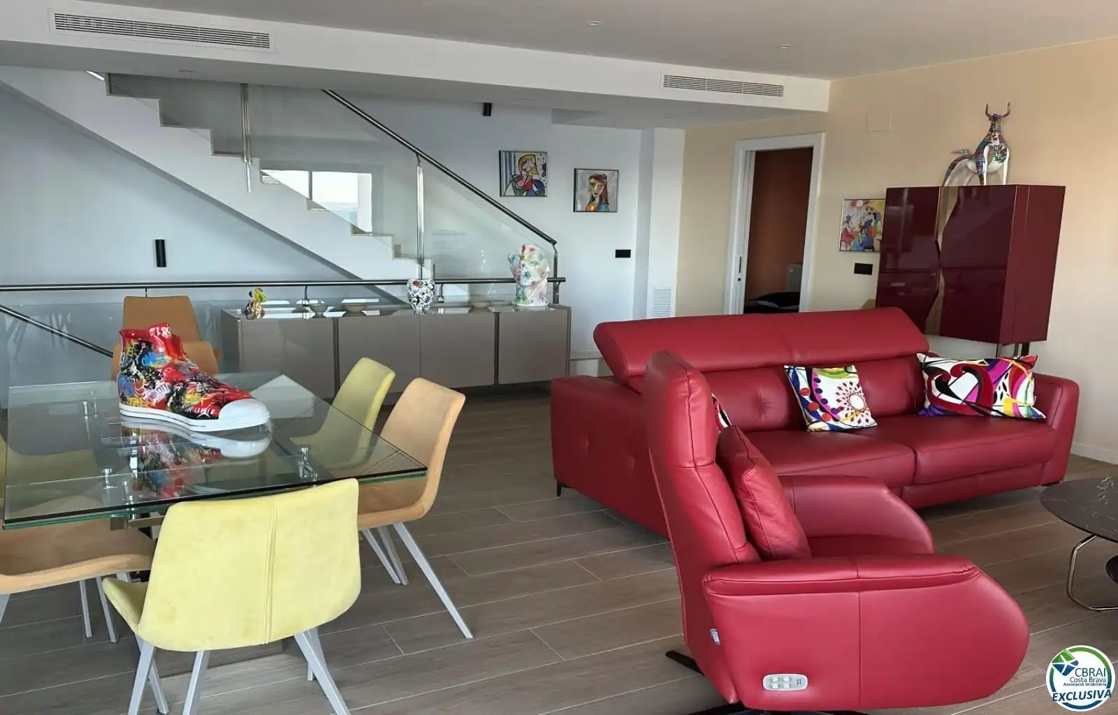 Sala d'estar de Casa o xalet en venda en Roses amb Aire condicionat, Jardí privat i Piscina