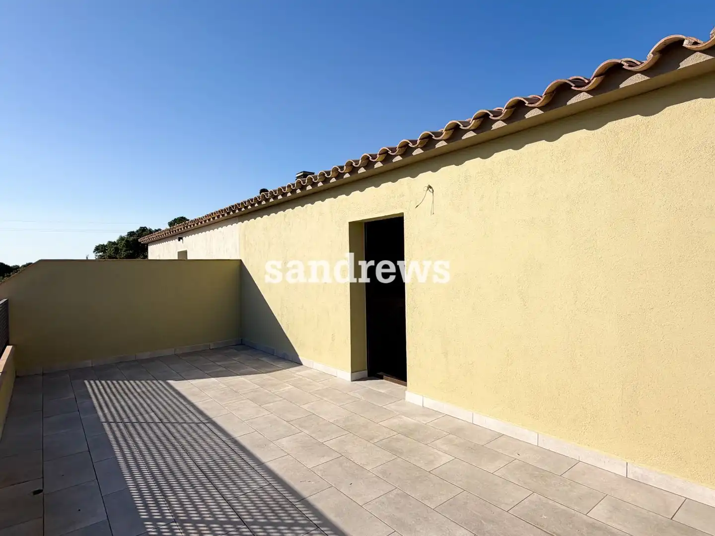 Vista exterior de Casa adosada en venda en Agullana amb Aire condicionat, Calefacció i Jardí privat