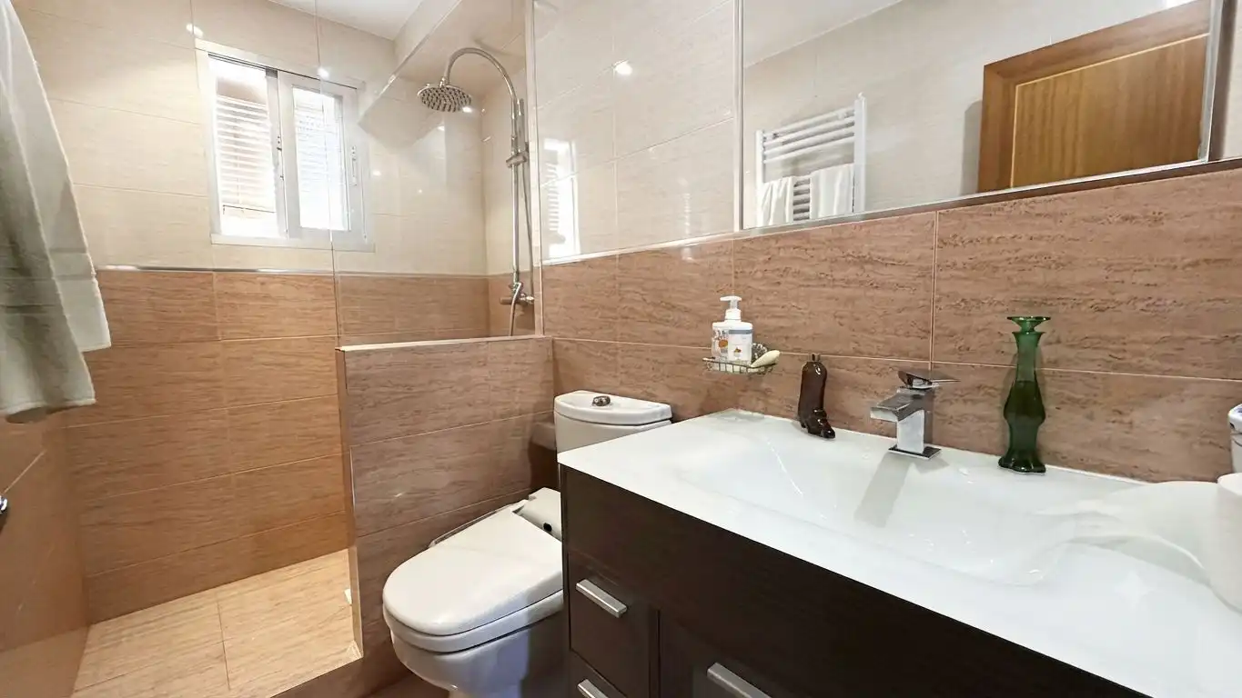 Bany de Apartament en venda en Madrid