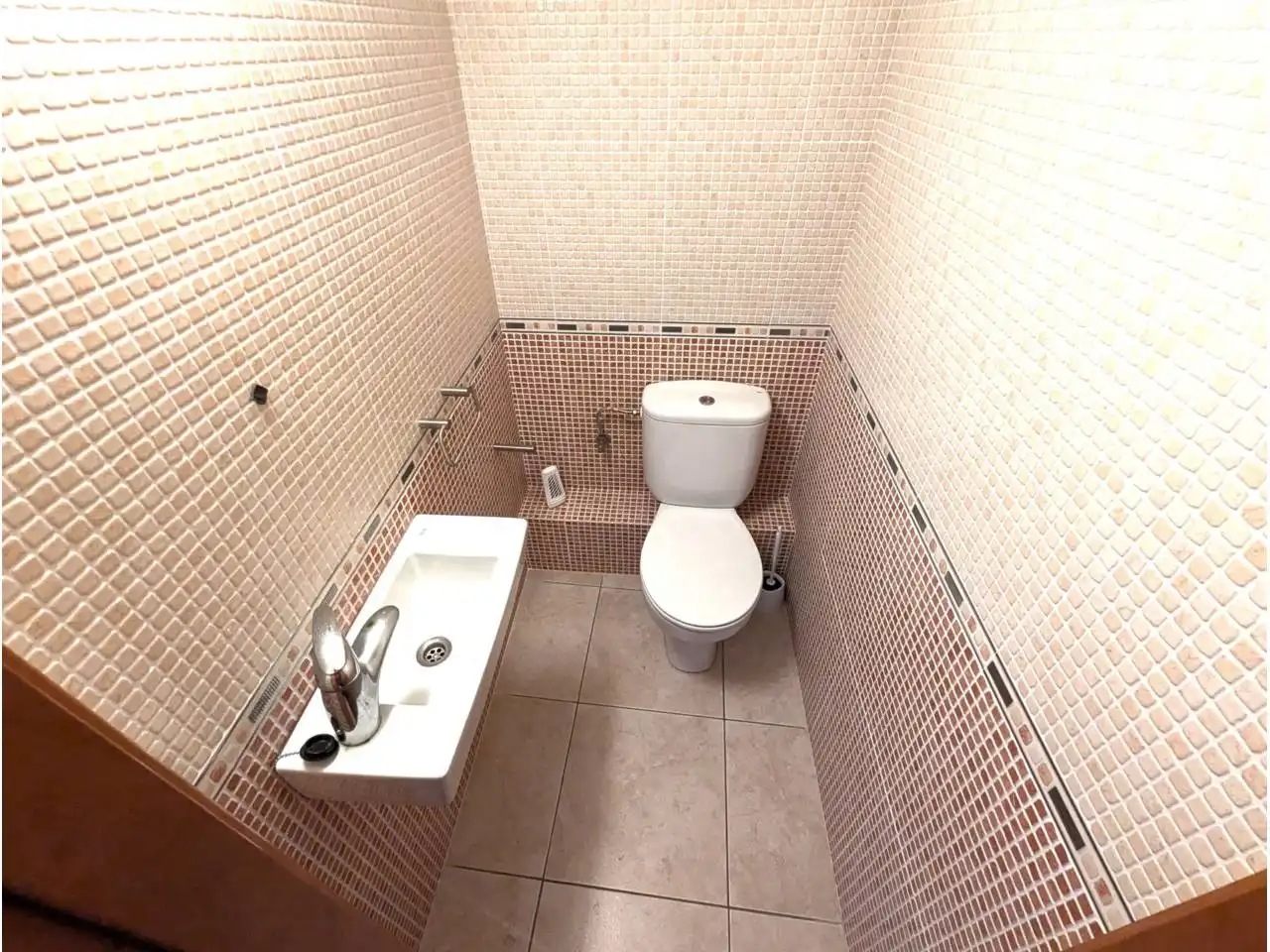 Baño de Piso en venta en Torroella de Montgrí con Aire acondicionado, Calefacción y Alarma