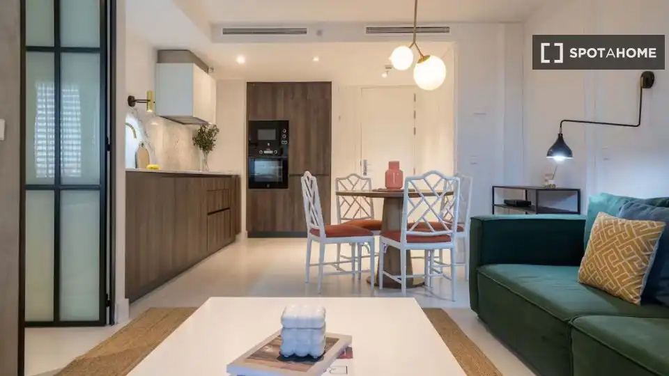 Living room of Flat for rent in Madrid  with Air Conditioner, Heating and Furnished