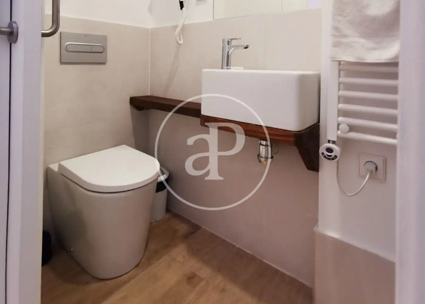 Baño de Piso en venta en Barcelona con Aire acondicionado, Calefacción y Amueblado